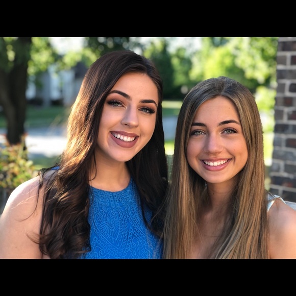 Meet your Posher, Ava - Picture 1 of 1